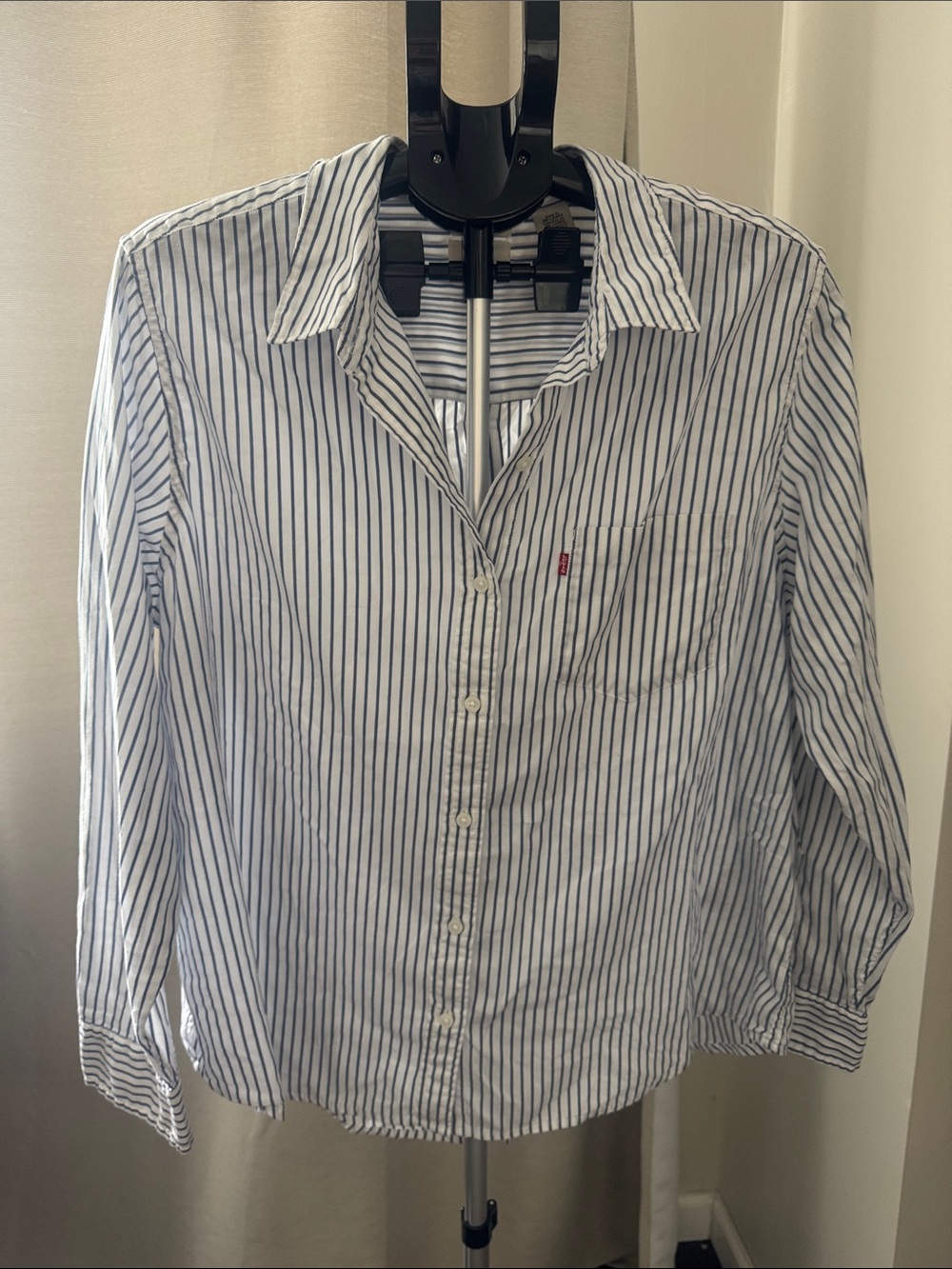 Levi's Men's White Shirt with Navy Pinstripes Button-Down